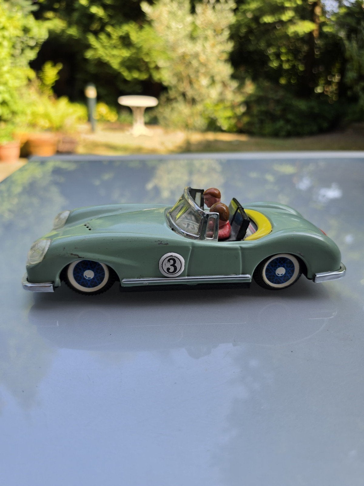 Oude blikken speelgoed auto MF 763 red China sports car, Antiek en Kunst, Antiek | Speelgoed, Ophalen of Verzenden