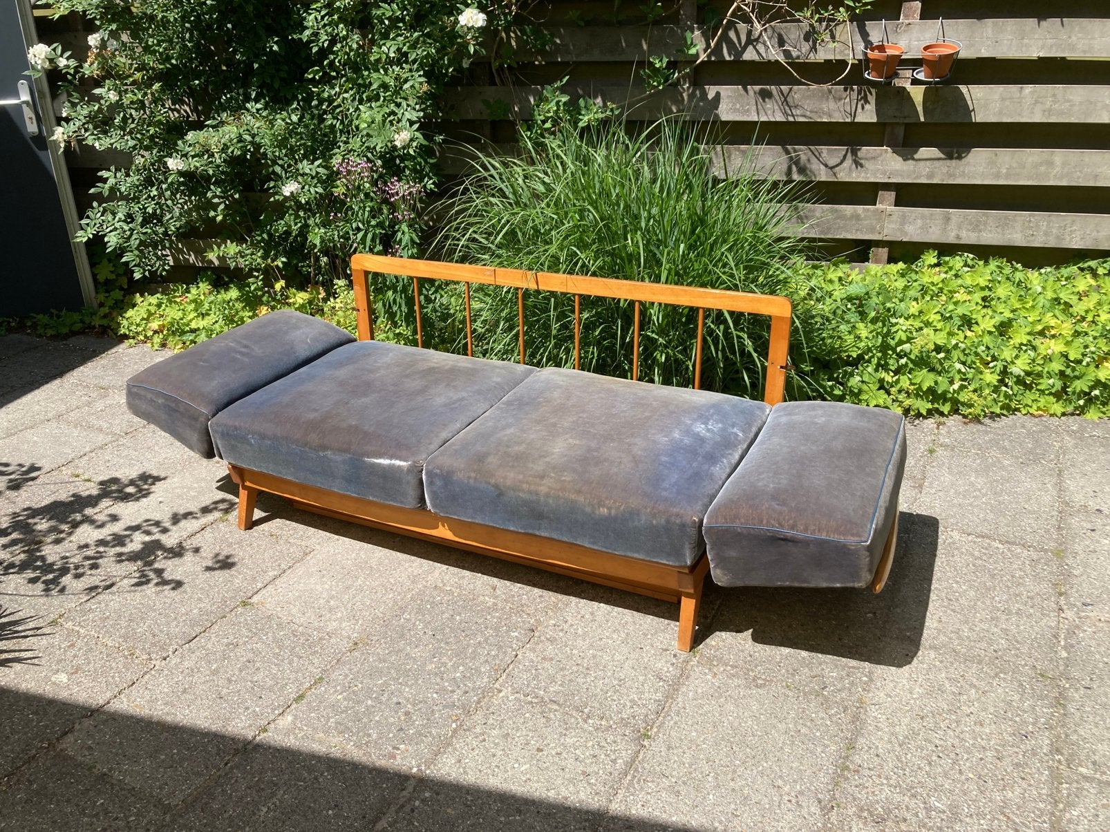 Bijzondere slaapbank jaren 60-70, Ophalen
