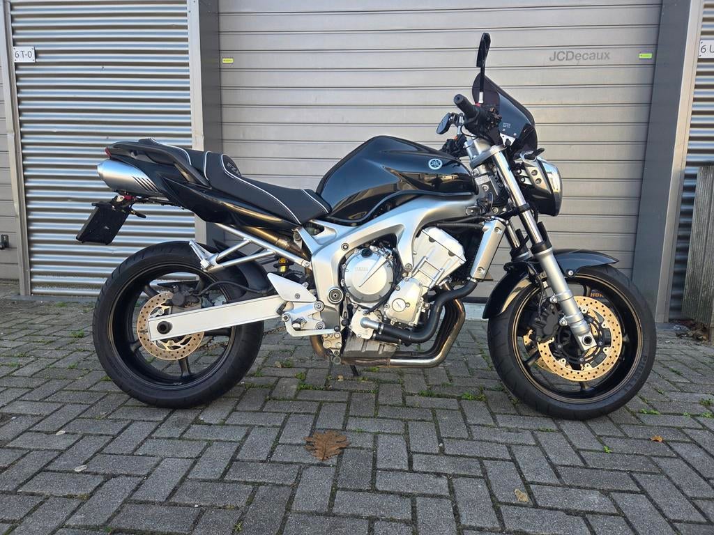 Yamaha FZ6 Naked Bike - Sportief en Comfortabel, Handvatverwarming, Motorrijbewijs A, Meer dan 35 kW, Handgeschakeld