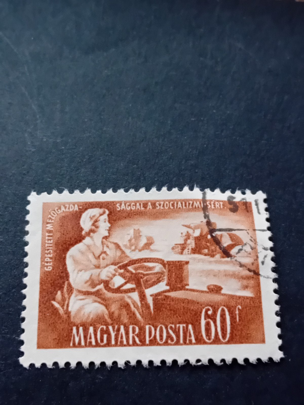 Hongaarse postzegel: Vrouw op tractor, 60 fillér, Postzegels en Munten, Ophalen of Verzenden