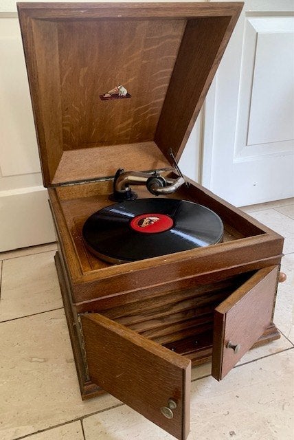 Originele His Master's Voice Grammofoon met ingebouwde hoorn, Ophalen