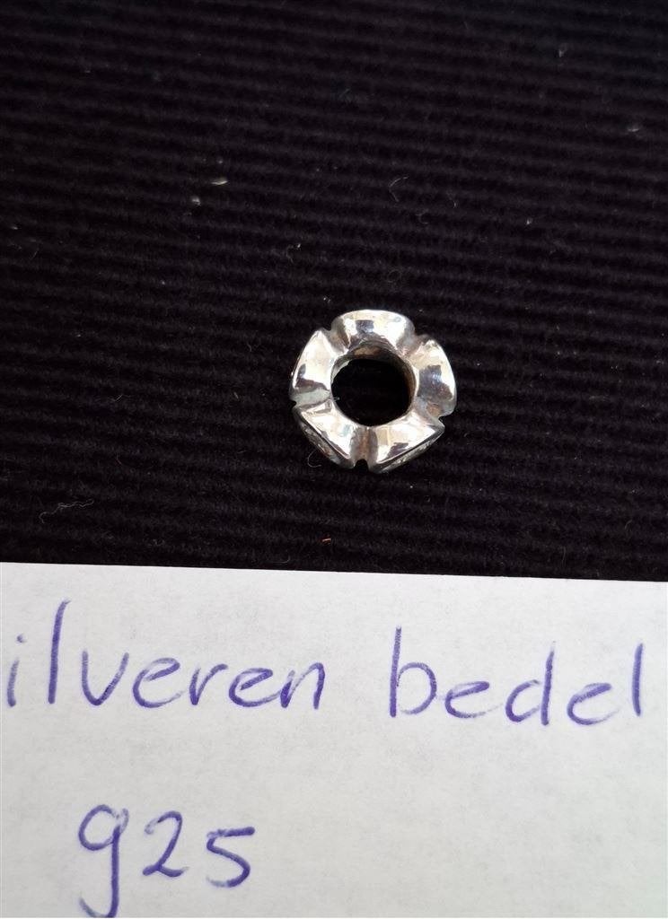 Bedel bloemetjes zilver 925 ALE, Gebruikt, Pandora, Ophalen of Verzenden, 1 bedel