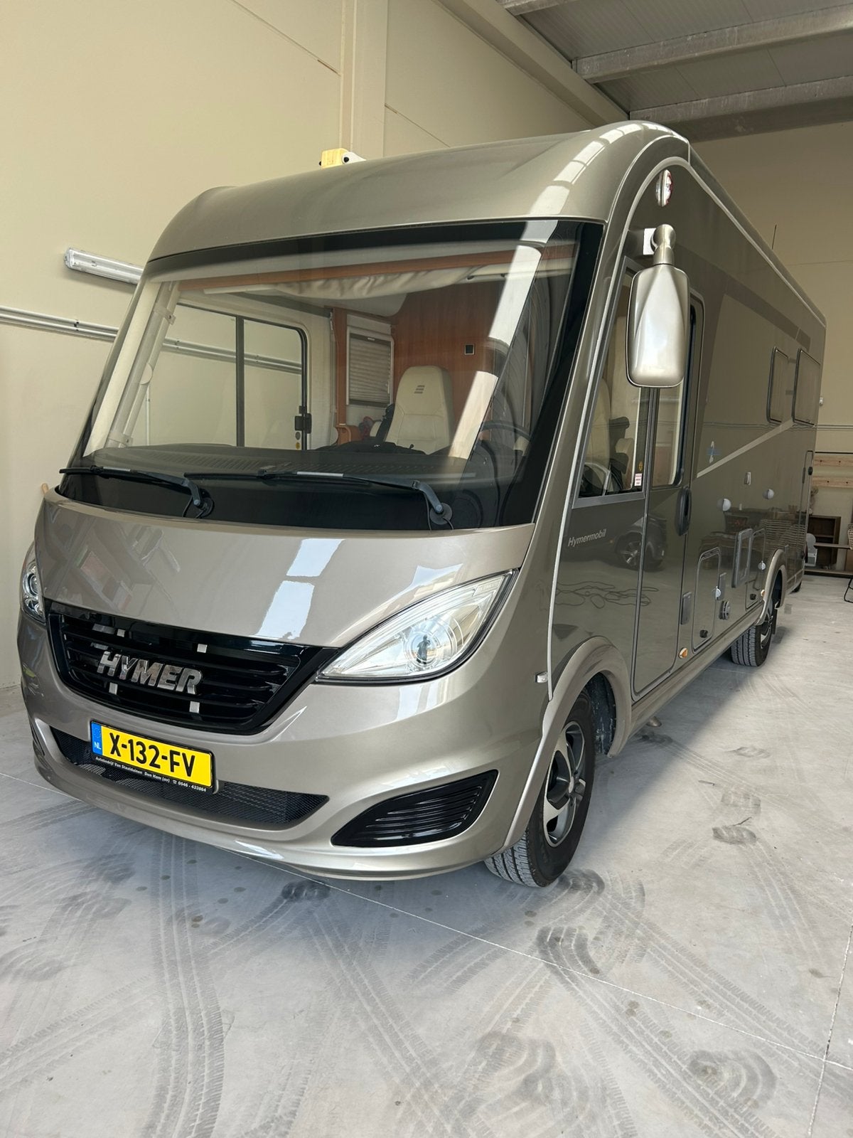 Foto 23 van Hymer B 534 DL Integr.Camper met autom.motor airco als nieuw