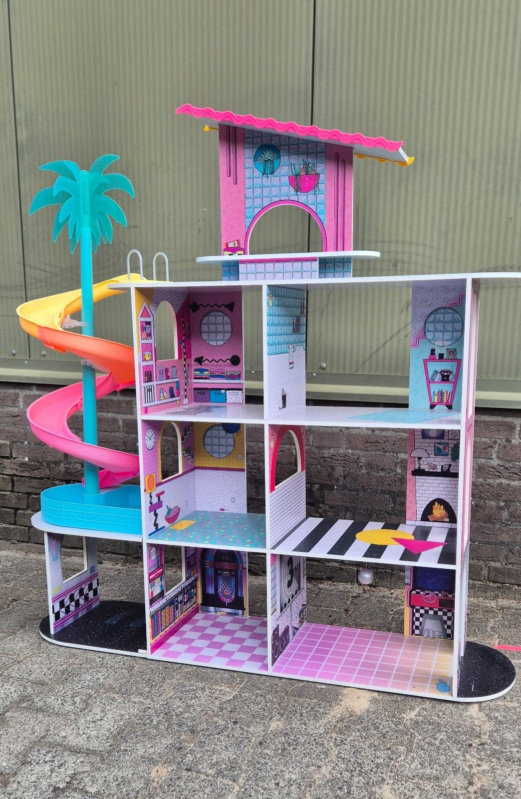 L.O.L. Surprise! OMG House of Surprises + accessoires, Ophalen, Zo goed als nieuw, Poppenhuis