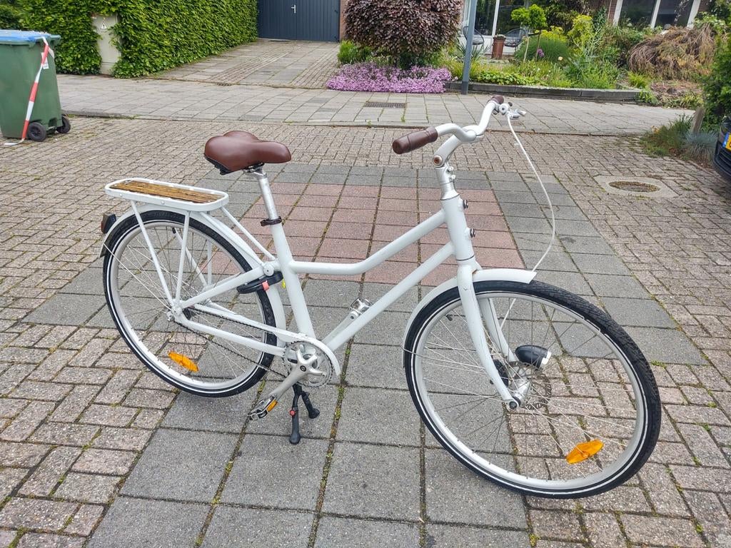 Ikea Sladda, damesfiets of meisjesfiets, met fietsmand los, Terugtraprem, Gebruikt, Versnellingen, Ophalen