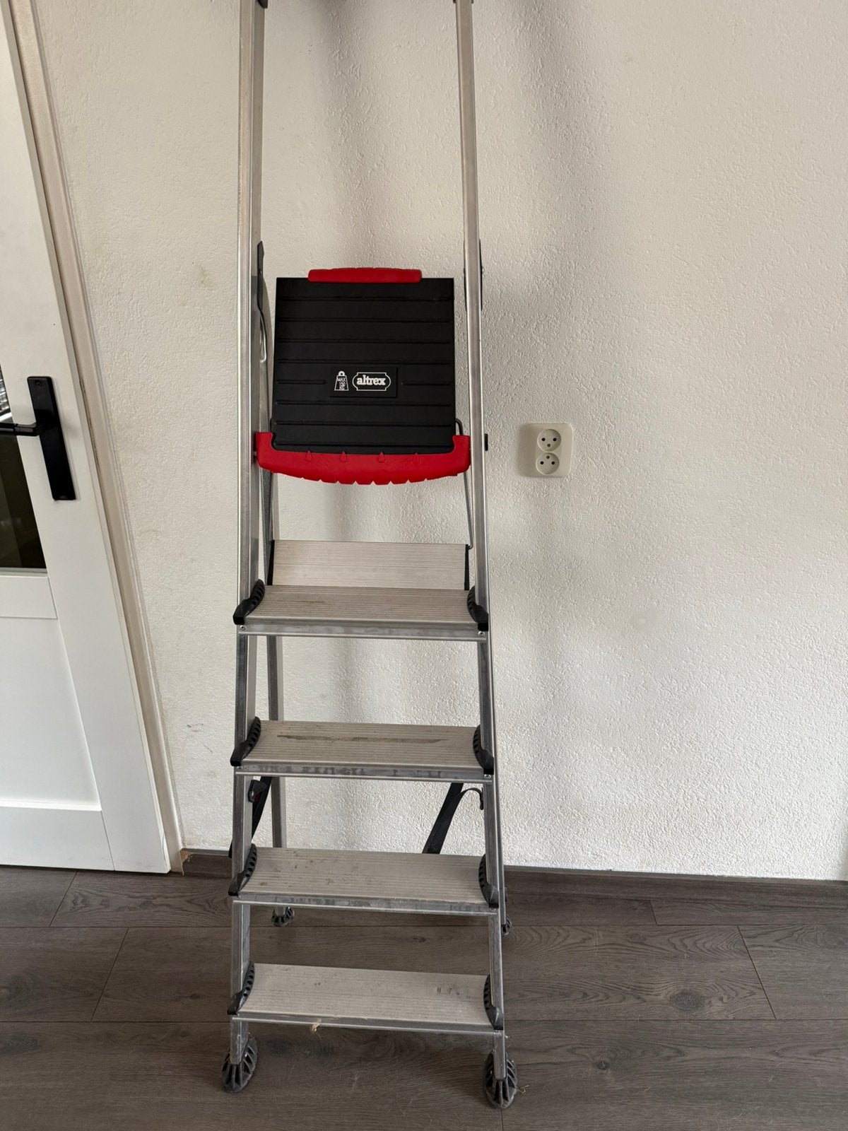 Altrex Double Decker D805 huishoudtrap 5 treden – aluminium, Ophalen, Zo goed als nieuw, Minder dan 2 meter