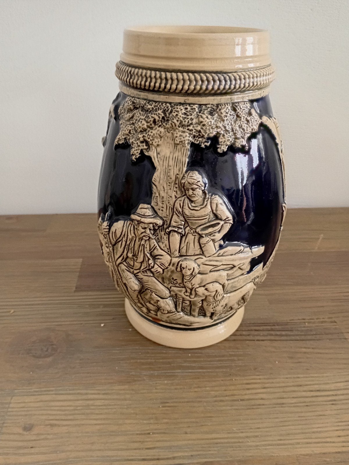 Vintage Bierpul met Reliëfdecoratie - Boerenleven, Antiek en Kunst, Ophalen of Verzenden