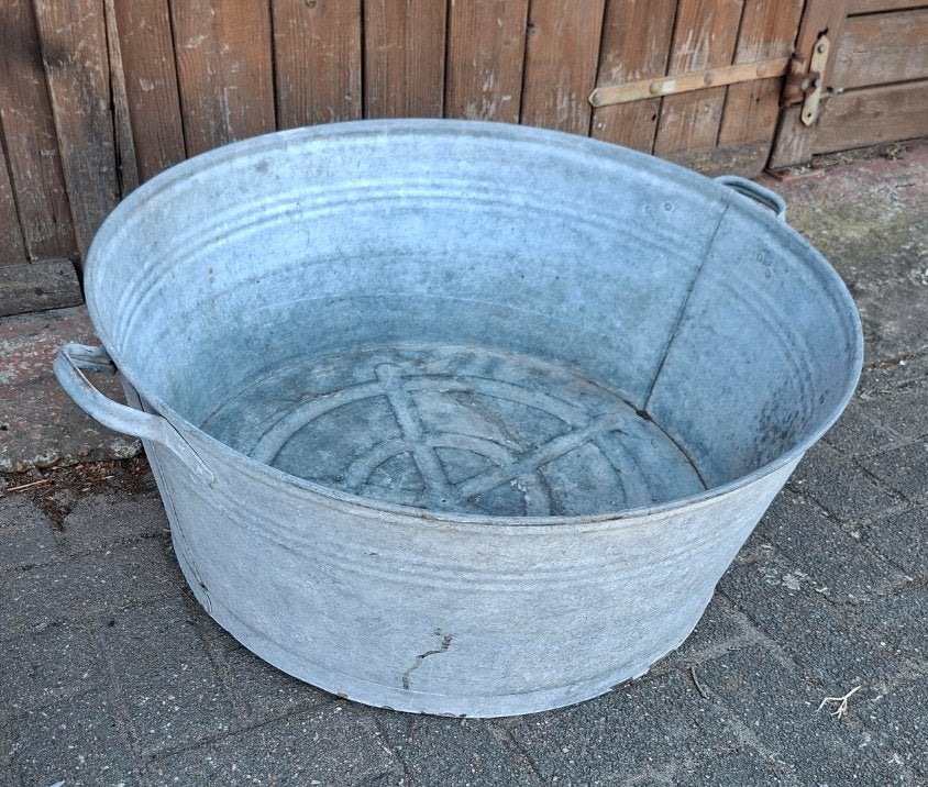 TWEE GROTE WASTEILEN, Tuin en Terras, Bloembakken en Plantenbakken, Rond, Ophalen of Verzenden, Zo goed als nieuw, Metaal