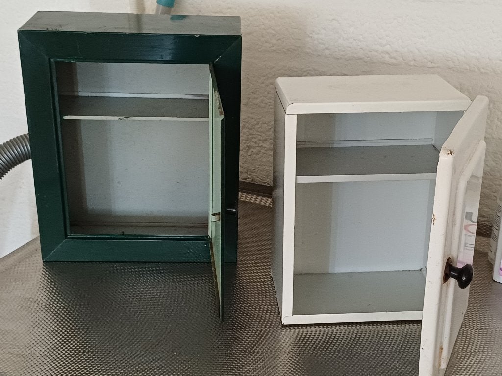 2 metalen medicijnen kastje vintage, Ophalen of Verzenden