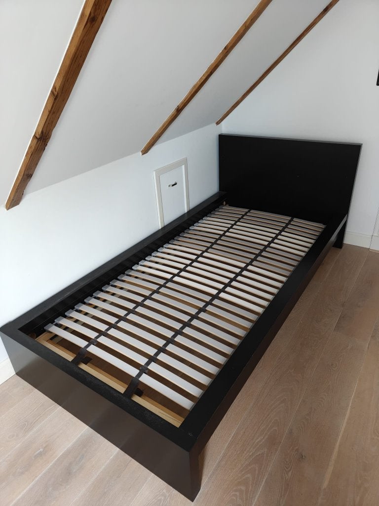 Ikea Malm bed zwart 90 x 200 inclusief lattenbodem, Ophalen, Gebruikt, 90 cm, Eenpersoons