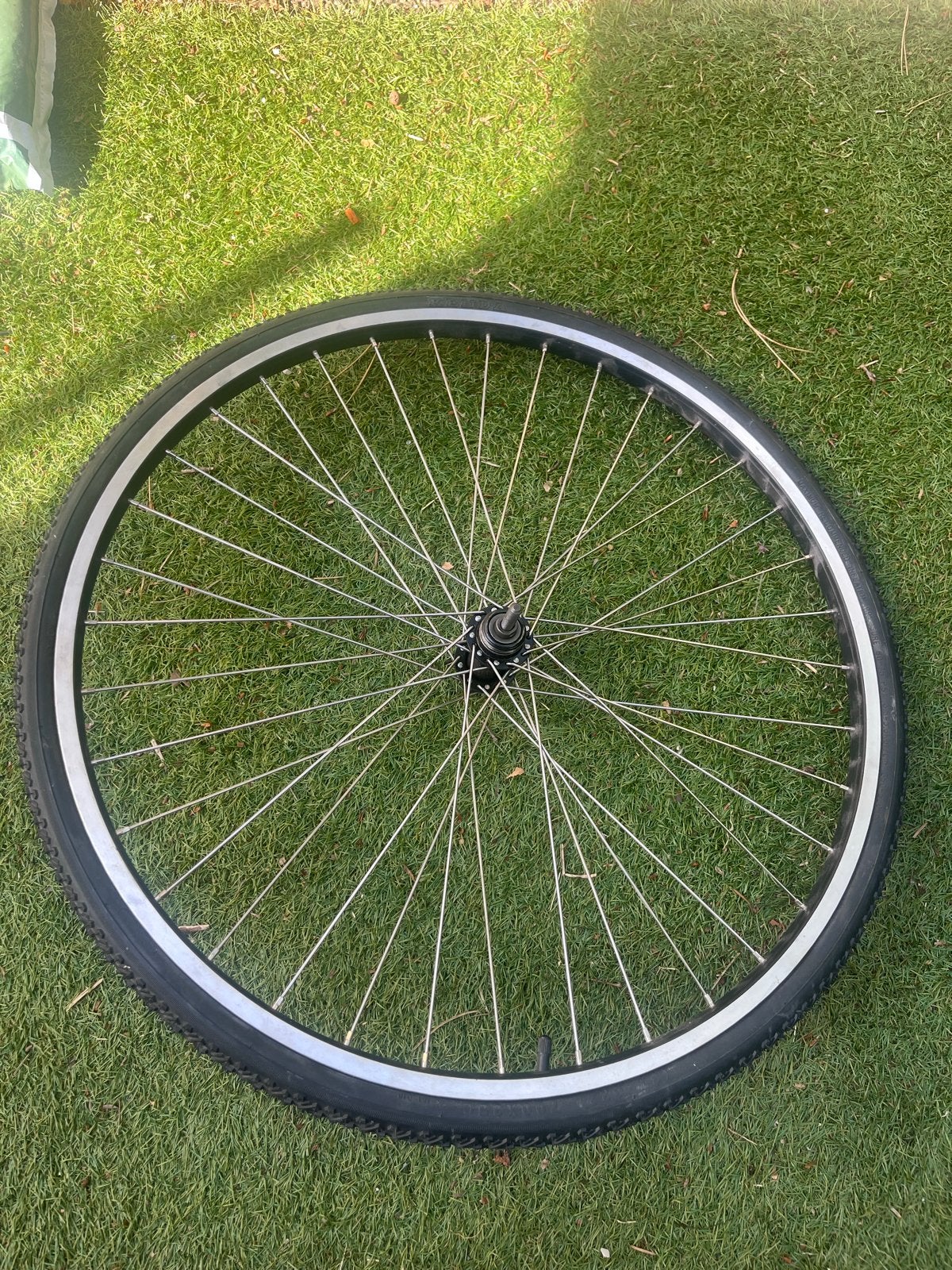 Achter velg met band 28 inch, Zo goed als nieuw, Aluminium, Stadsfiets, Ophalen