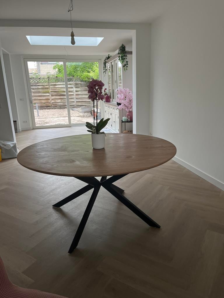 Moderne ronde eettafel met stalen poot, 150 cm, Ophalen, Gebruikt, 100 tot 150 cm, Rond