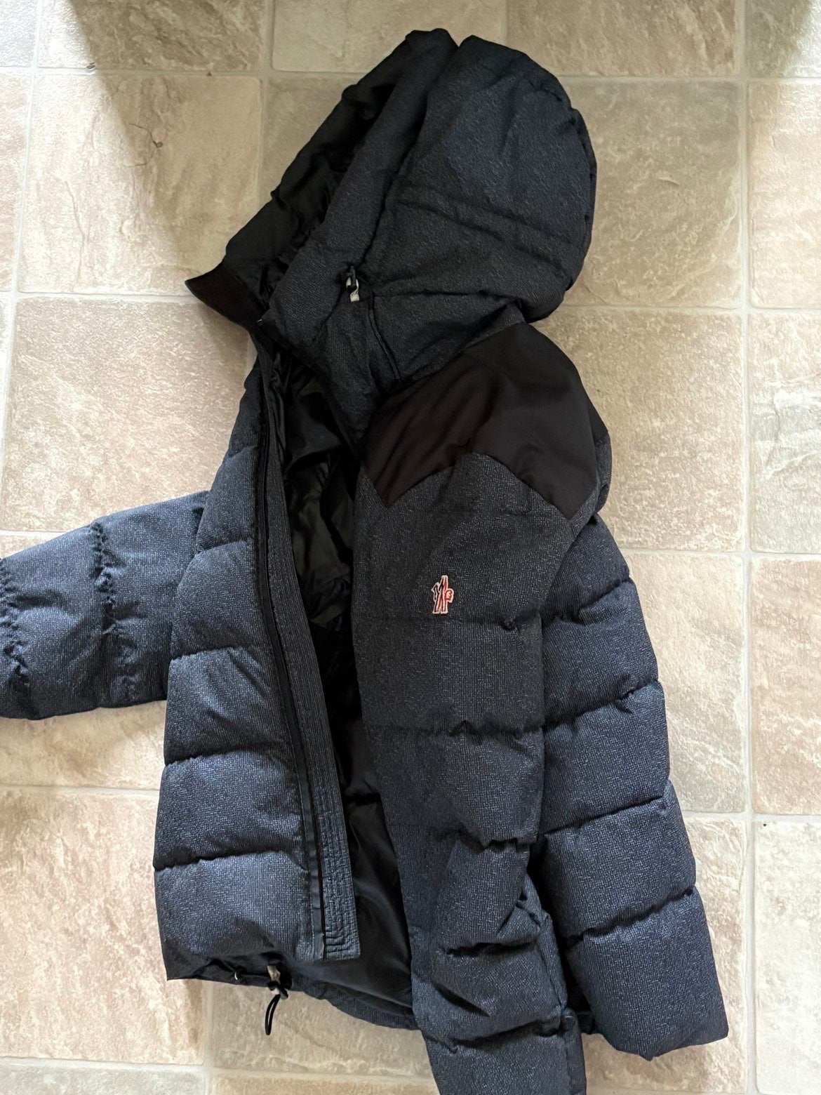 Originele Moncler Grenoble winterjas maat 5, Ophalen of Verzenden, Zo goed als nieuw, Maat 46/48 (XL) of groter, Zwart