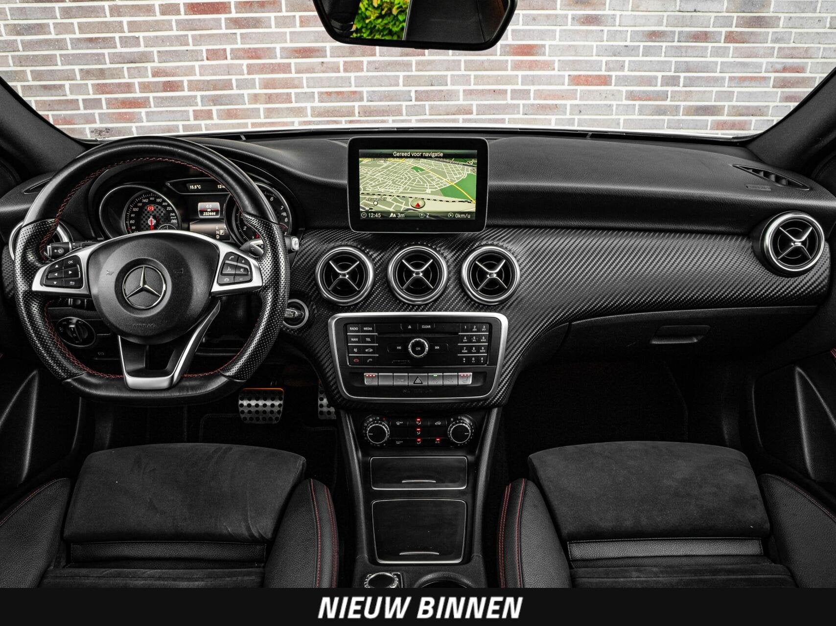 Mercedes-Benz A-klasse 200 AMG Night Edition 156 PK AUT | Pa, Auto's, Gebruikt, Wit, Bedrijf, Onderhoudsboekje