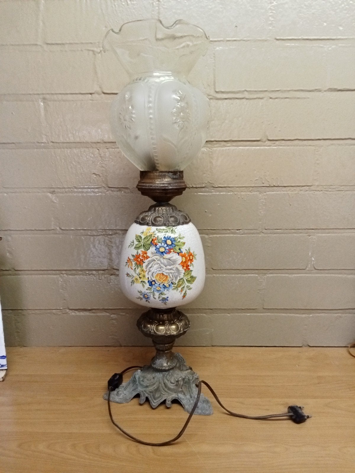 Vintage Tafellamp met Bloemmotief en Glazen Kap, Antiek en Kunst, Ophalen of Verzenden