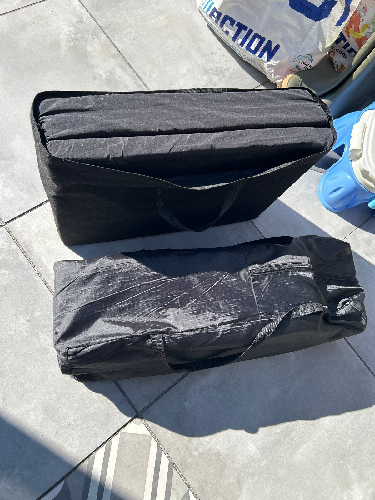 Campingbedje met matras - Zo goed als nieuw, Ophalen of Verzenden, Zo goed als nieuw, Eenpersoons, Zwart