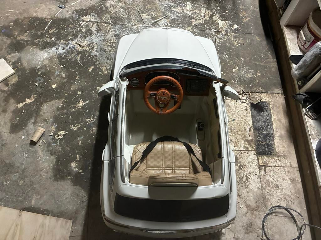 Witte Bentley kinderauto blits voor de kleine, Kinderen en Baby's, Ophalen, Gebruikt