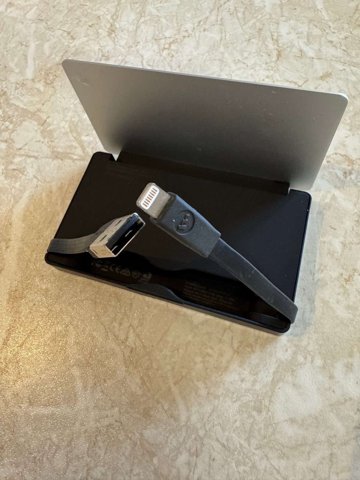 Mophie Powerbank Lightning-USB 3000mAh, Telecommunicatie, Powerbanks, Ophalen of Verzenden, Gebruikt