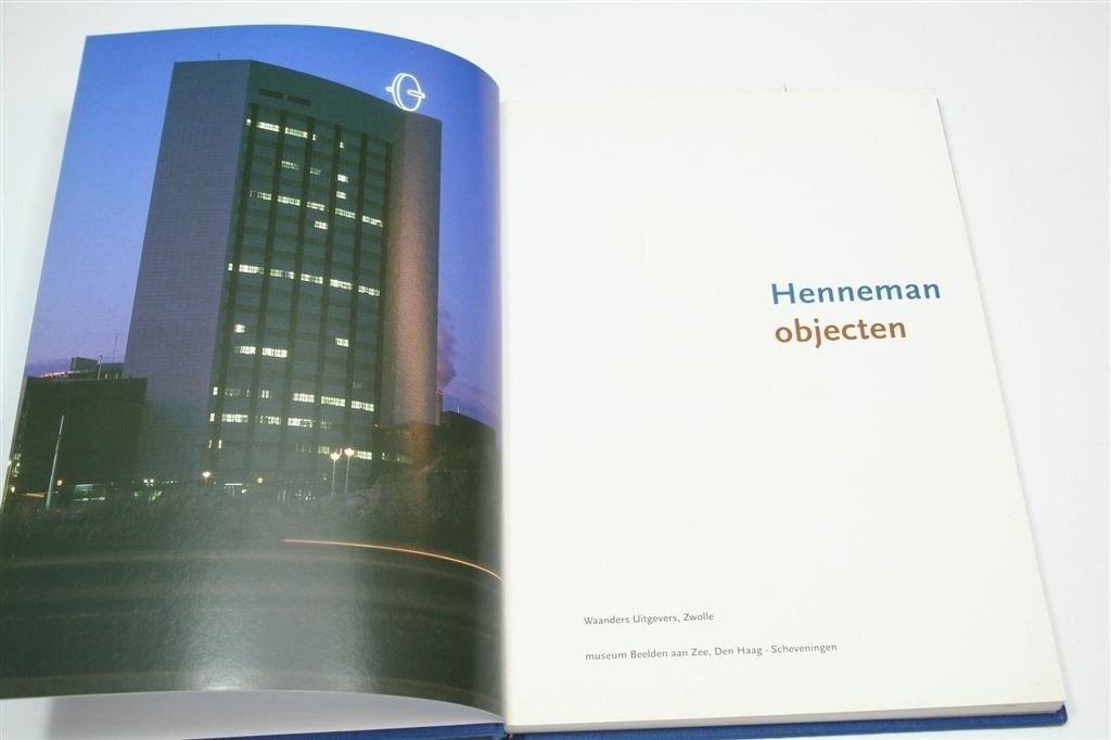 Jeroen Henneman — Objecten Tentoonstellingscatalogus 2003, Boeken, Ophalen of Verzenden, Gelezen, Beeldhouwkunst