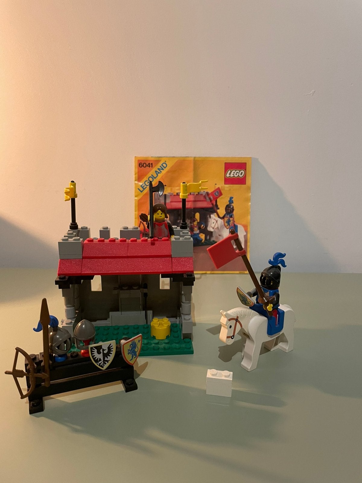Lego Castle Armor Shop set 6041, Gebruikt, Verzenden, Lego, Losse stenen