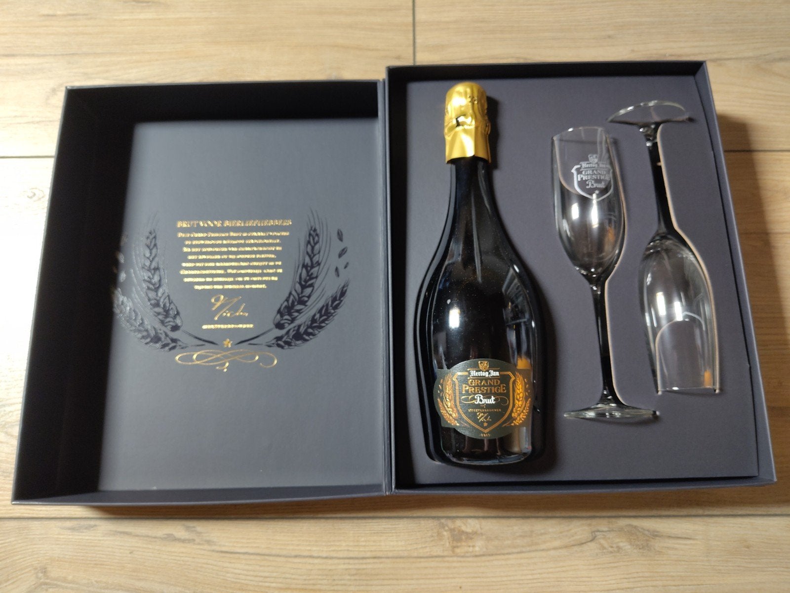 Hertog Jan Grand Prestige Brut - set met 2 glazen, Verzamelen, Biermerken, Ophalen of Verzenden, Nieuw, Flesje(s), Hertog Jan