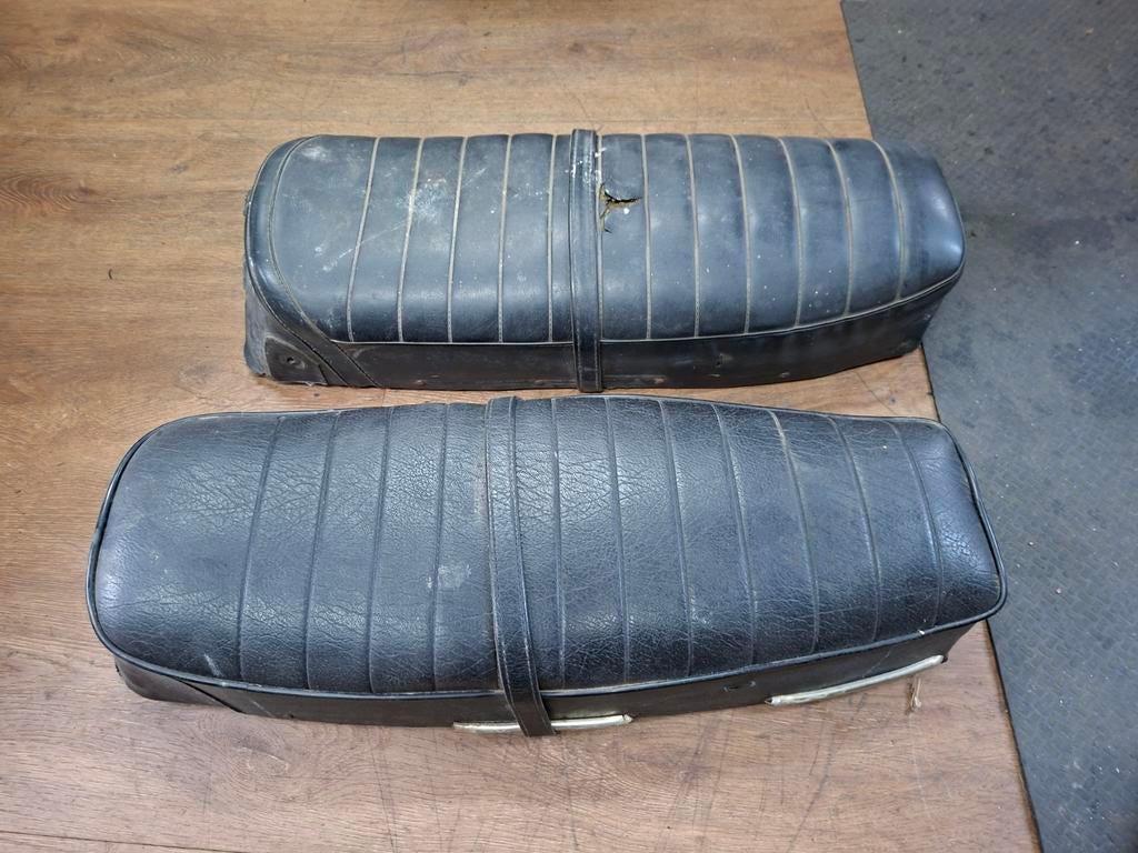 2 orginale buddy, s voor restauratie, Fietsen en Brommers, Brommeronderdelen | Kreidler, Ophalen of Verzenden, Gebruikt, Zadel