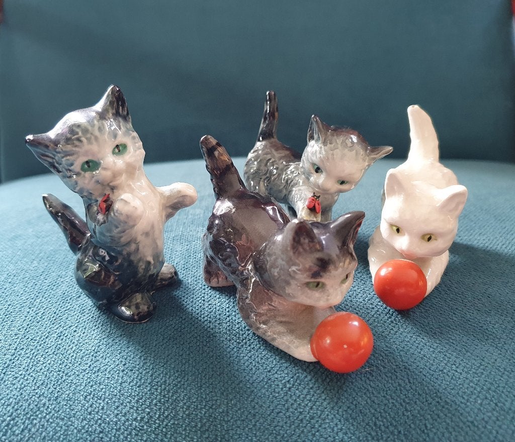 4x Goebel katten beeldjes, Ophalen of Verzenden, Zo goed als nieuw, Dier