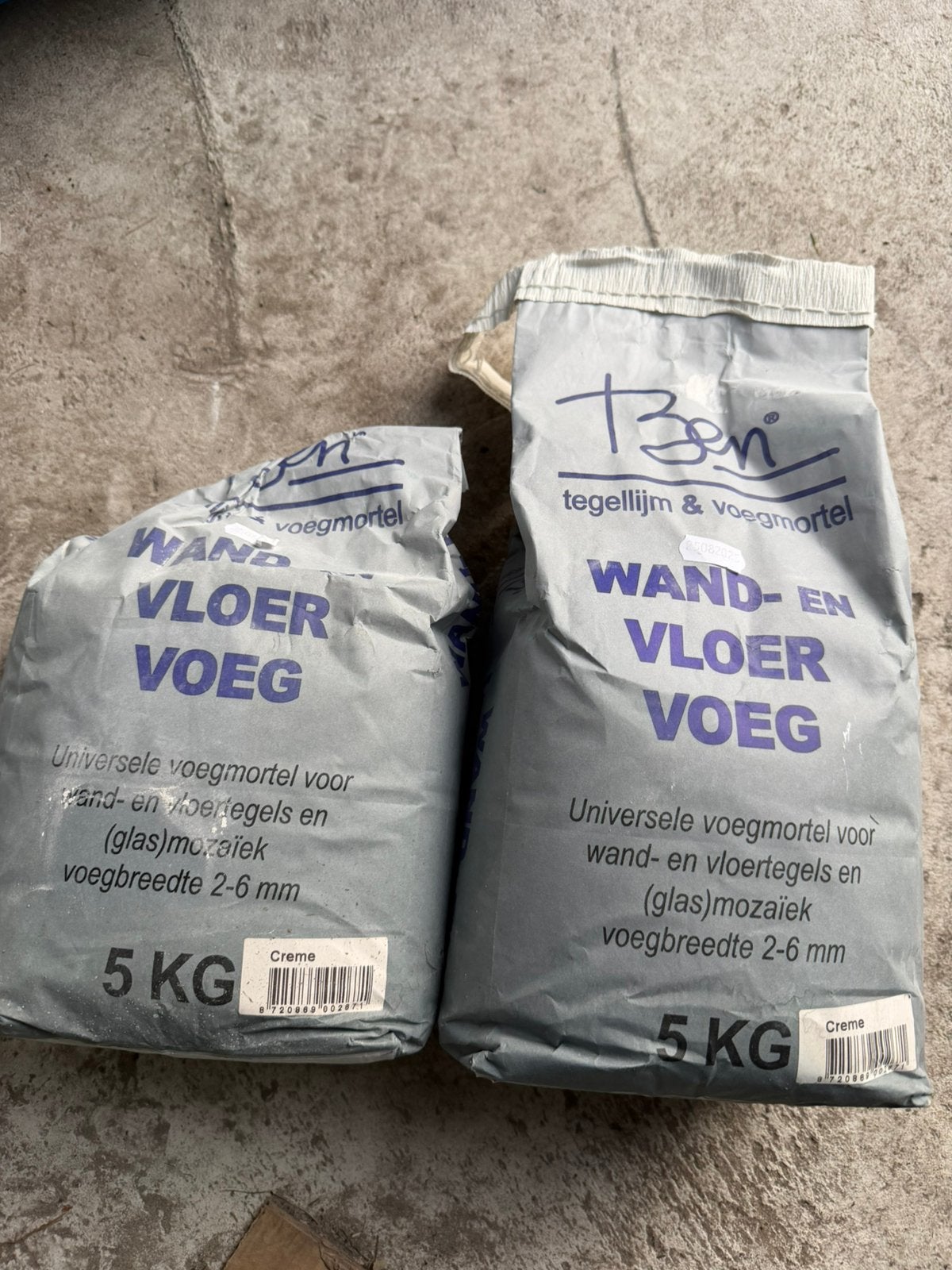 1.5 zak voeg creme, Ophalen, Zo goed als nieuw, Voegzand