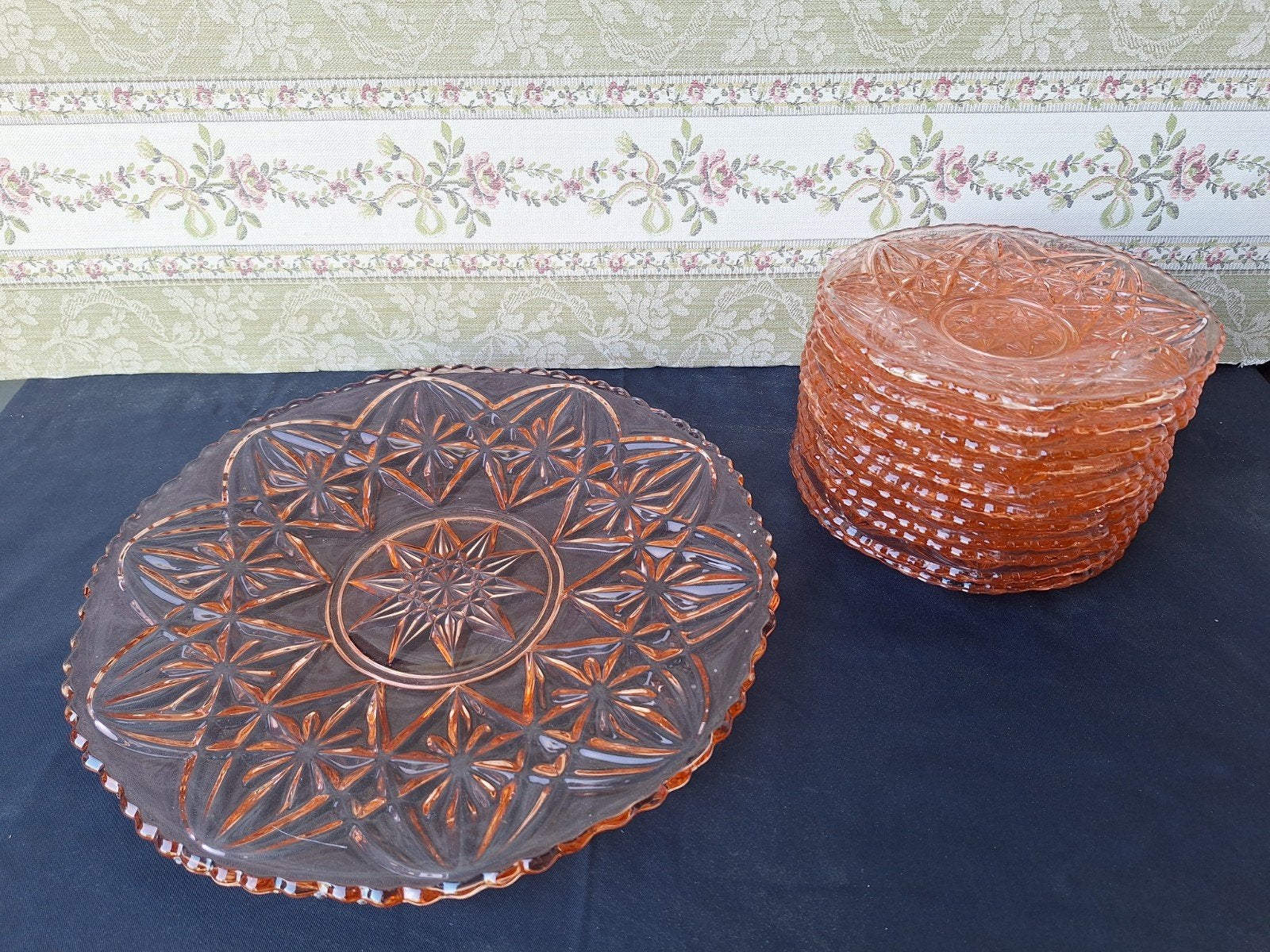 Vintage Roze Kristal Vlaaischaal met Gebaksbordjes, Ophalen of Verzenden