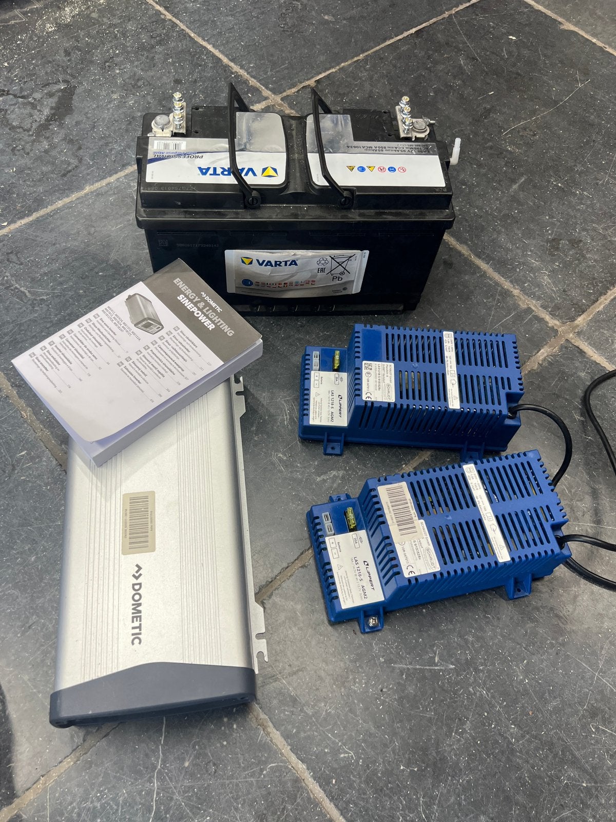 220v camper set, Ophalen, Zo goed als nieuw