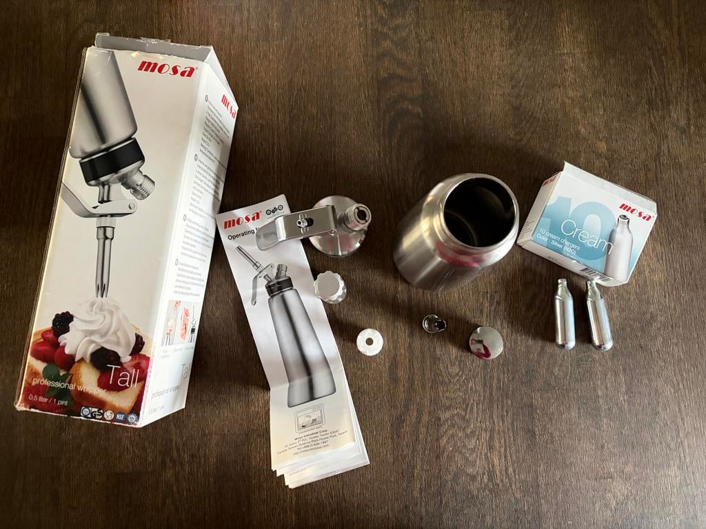 Mosa slagroomspuit 0.5L met 2 patronen, Huis en Inrichting, Overige typen, Zilver, Ophalen of Verzenden, Zo goed als nieuw