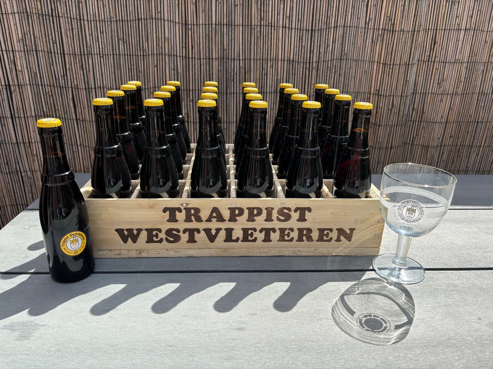 Krat Trappist Westvleteren 12 met gratis glas, Verzamelen, Biermerken, Ophalen, Glas of Glazen, Overige merken