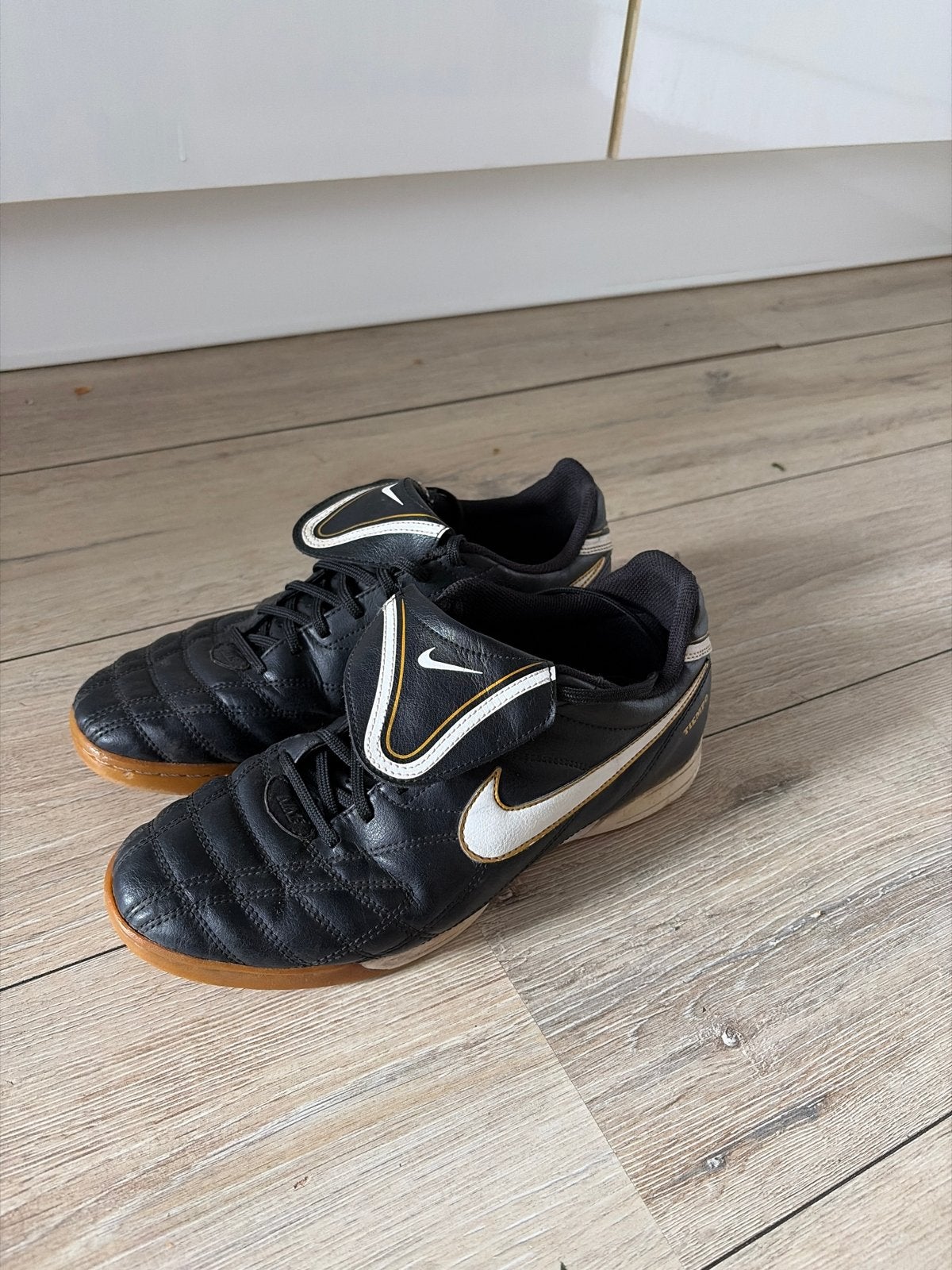 Nike Tiempo zaalschoenen maat 41, Maat XS of kleiner, Ophalen, Gebruikt, Schoenen