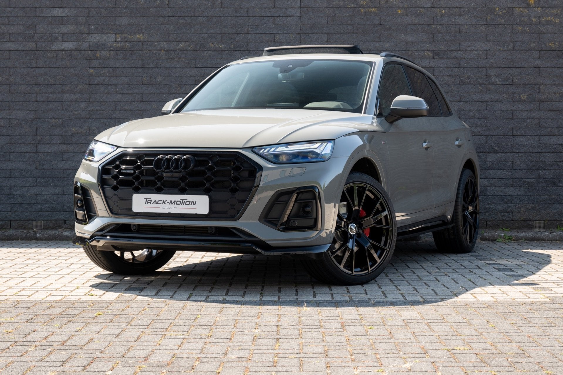 Audi Q5 50 TFSI e S edition Pano ORG NL Quantum GREY, Automaat, Gebruikt, Euro 6, 4 cilinders