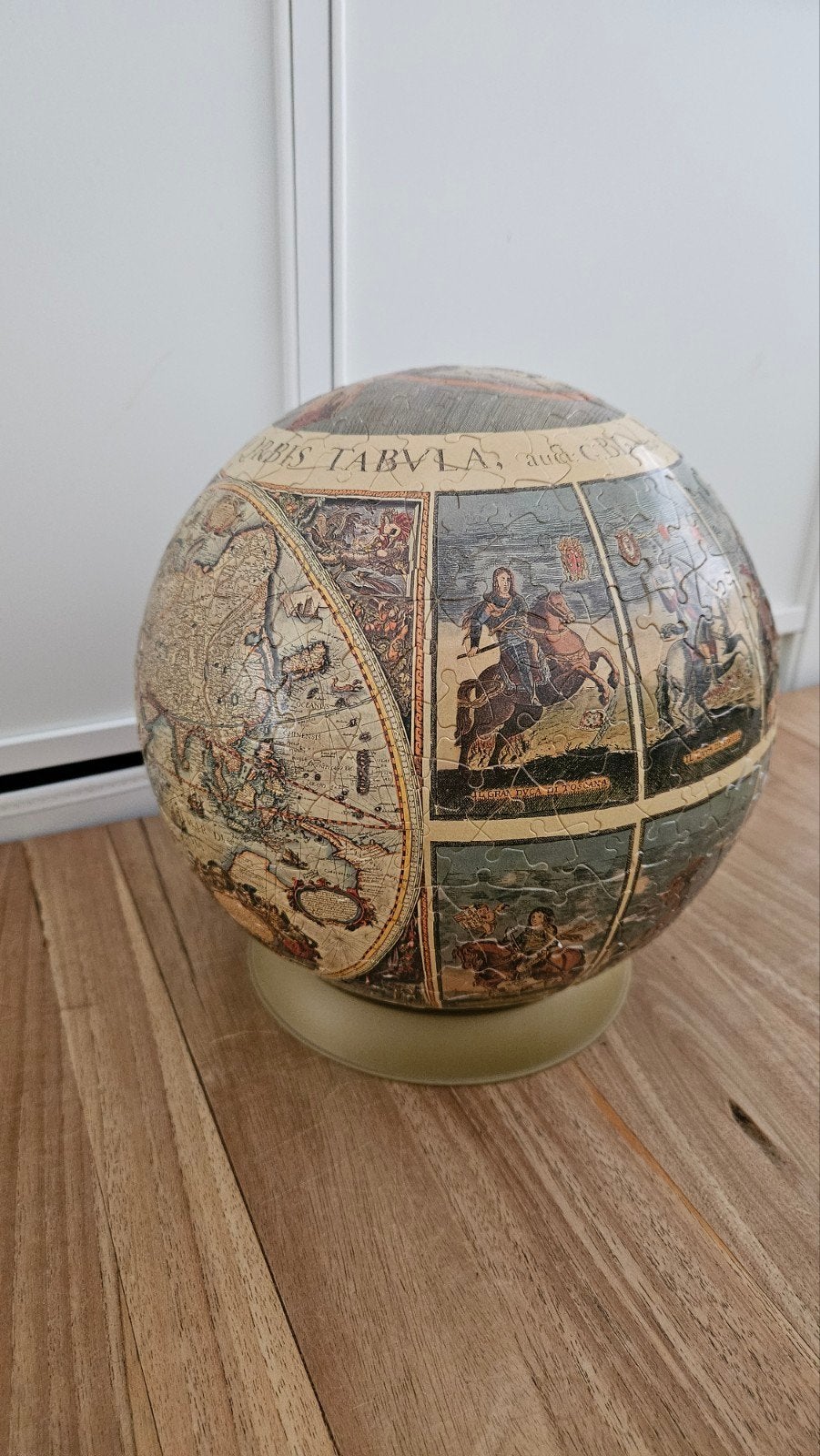 Antieke Wereldbol Puzzel - Decoratieve Globe, Ophalen, Zo goed als nieuw, Papier/karton, Antieke wereldbol