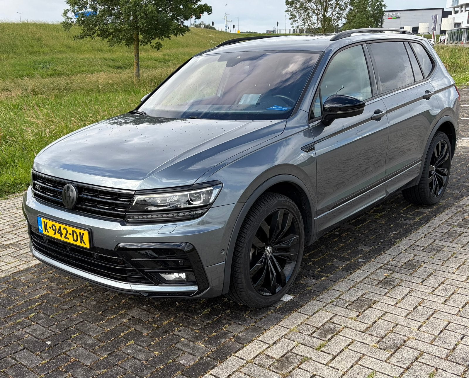 Volkswagen Tiguan Allspace  R-line Black Style 1.5 TSI, 1502 kg, 4 cilinders, Origineel Nederlands, Grijs