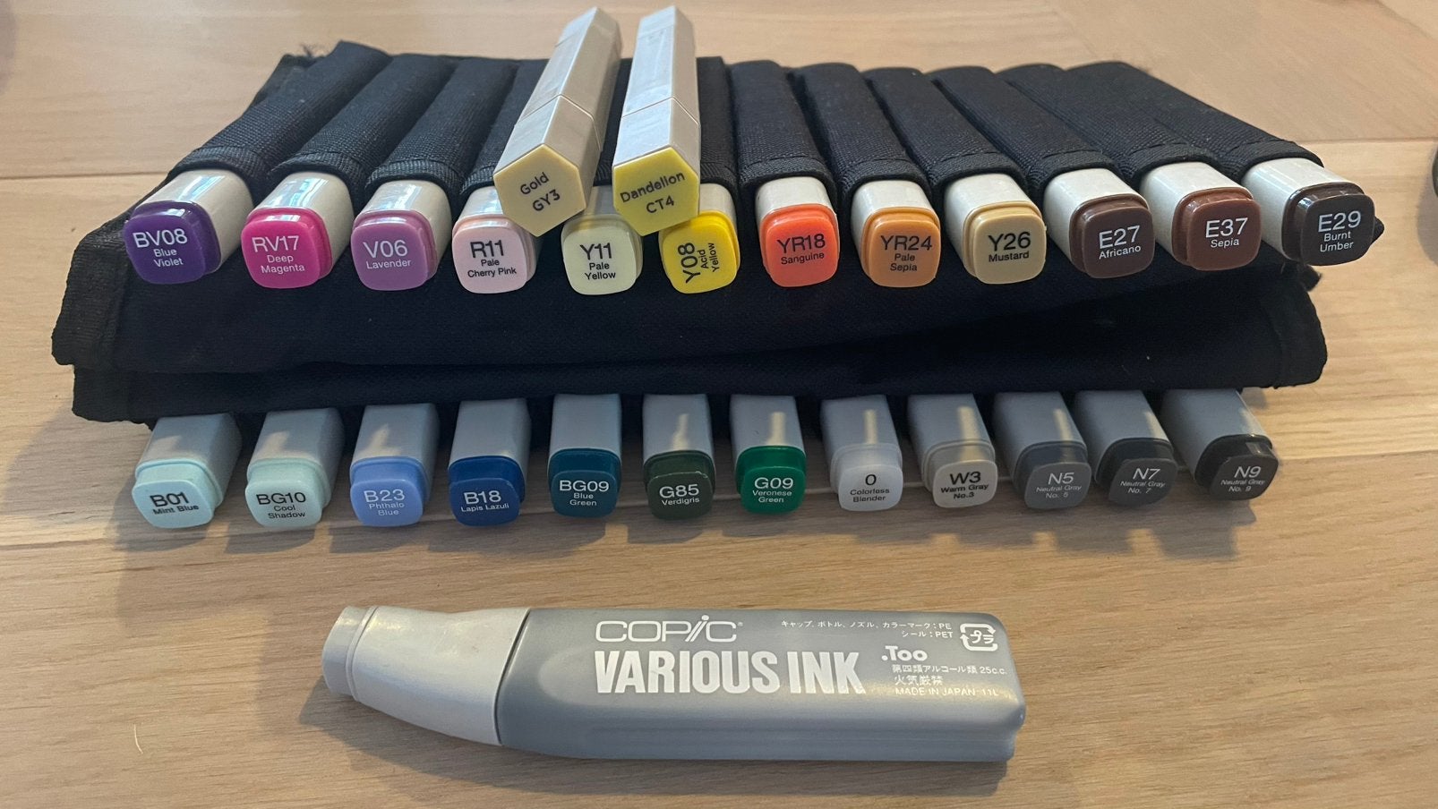 Copic en Graphic markers, Ophalen of Verzenden, Zo goed als nieuw, Potlood of Stift