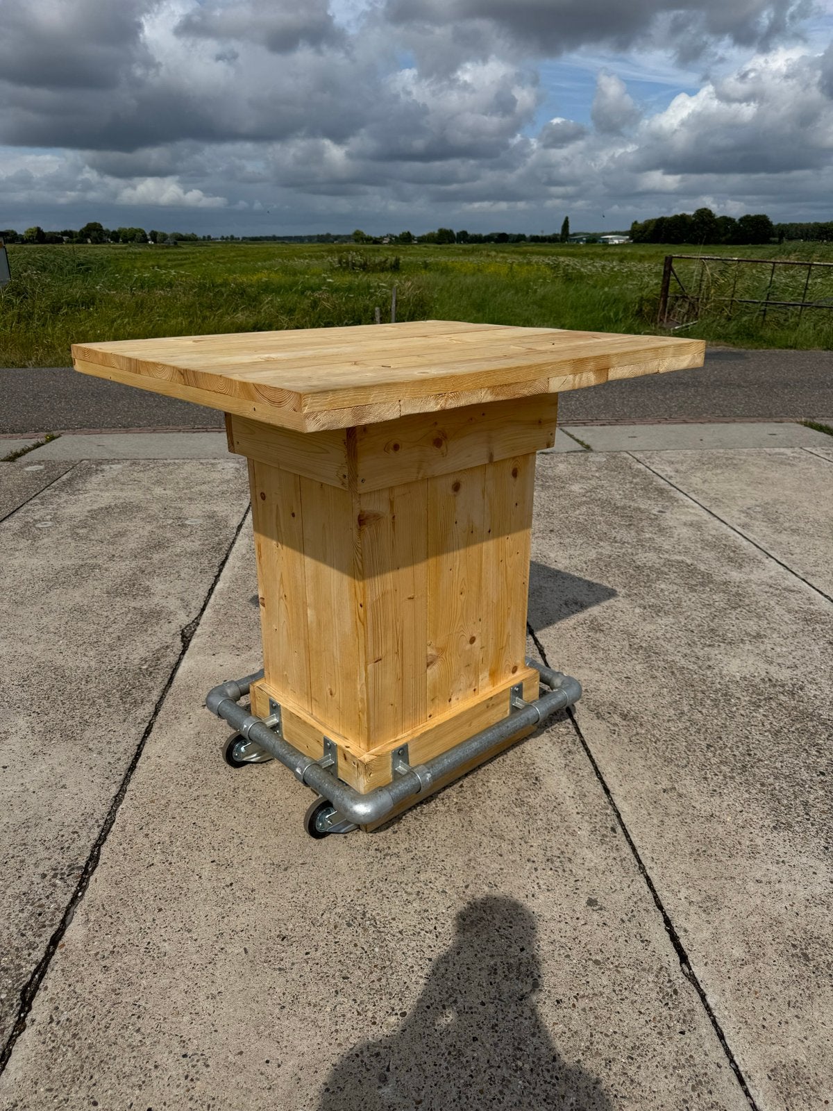 Nieuwe gelakte steigerhouten bartafel, Ophalen, ., Nieuw, .