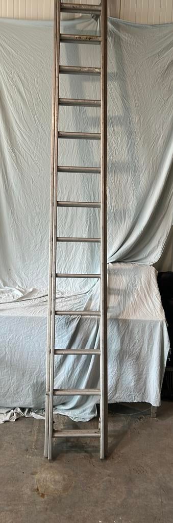 Aluminium trap twee delen centrum ladders, Doe-het-zelf en Verbouw, Ladders en Trappen, Ophalen, Gebruikt, Ladder, Opvouwbaar of Inschuifbaar