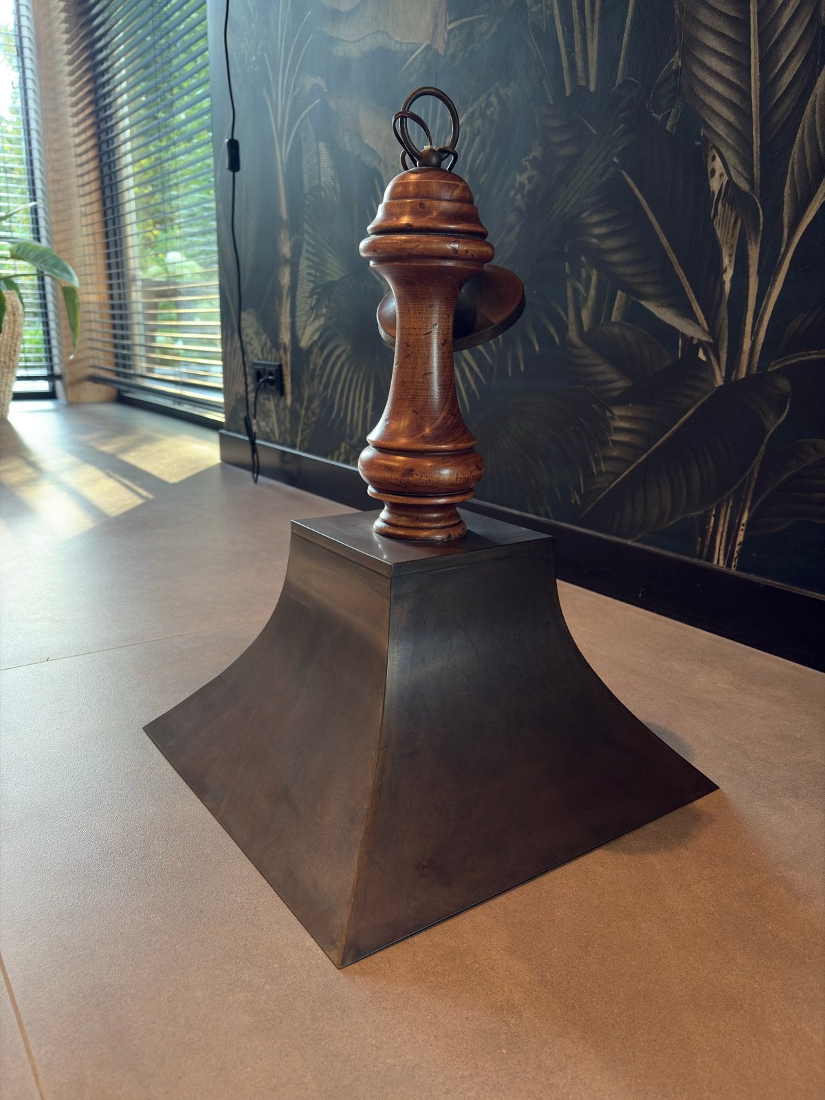 Unieke hanglamp met bronskleurige metalen kap, Ophalen, Overige merken, E27 (groot), Zo goed als nieuw