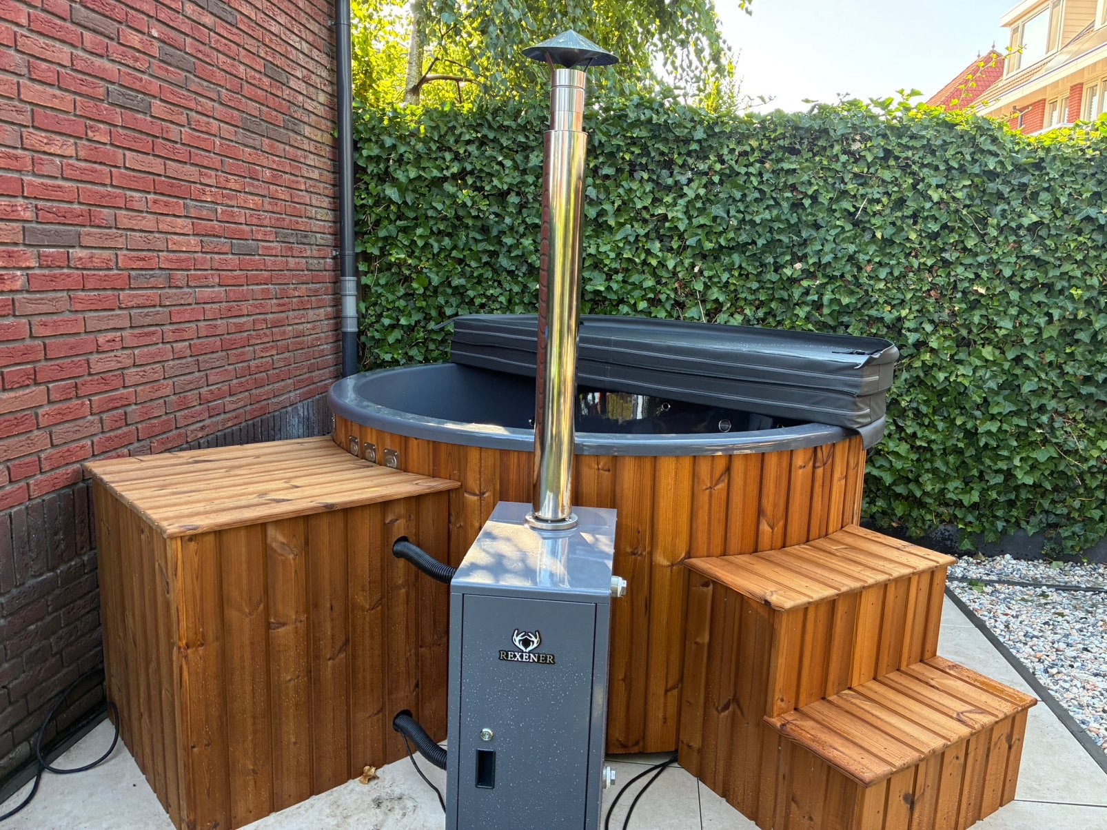 Luxe hottub 4-6 pers + rexener bio diesel + VOORRAAD, Ophalen, Trap, 7921AE, Fast Fair b.v.
