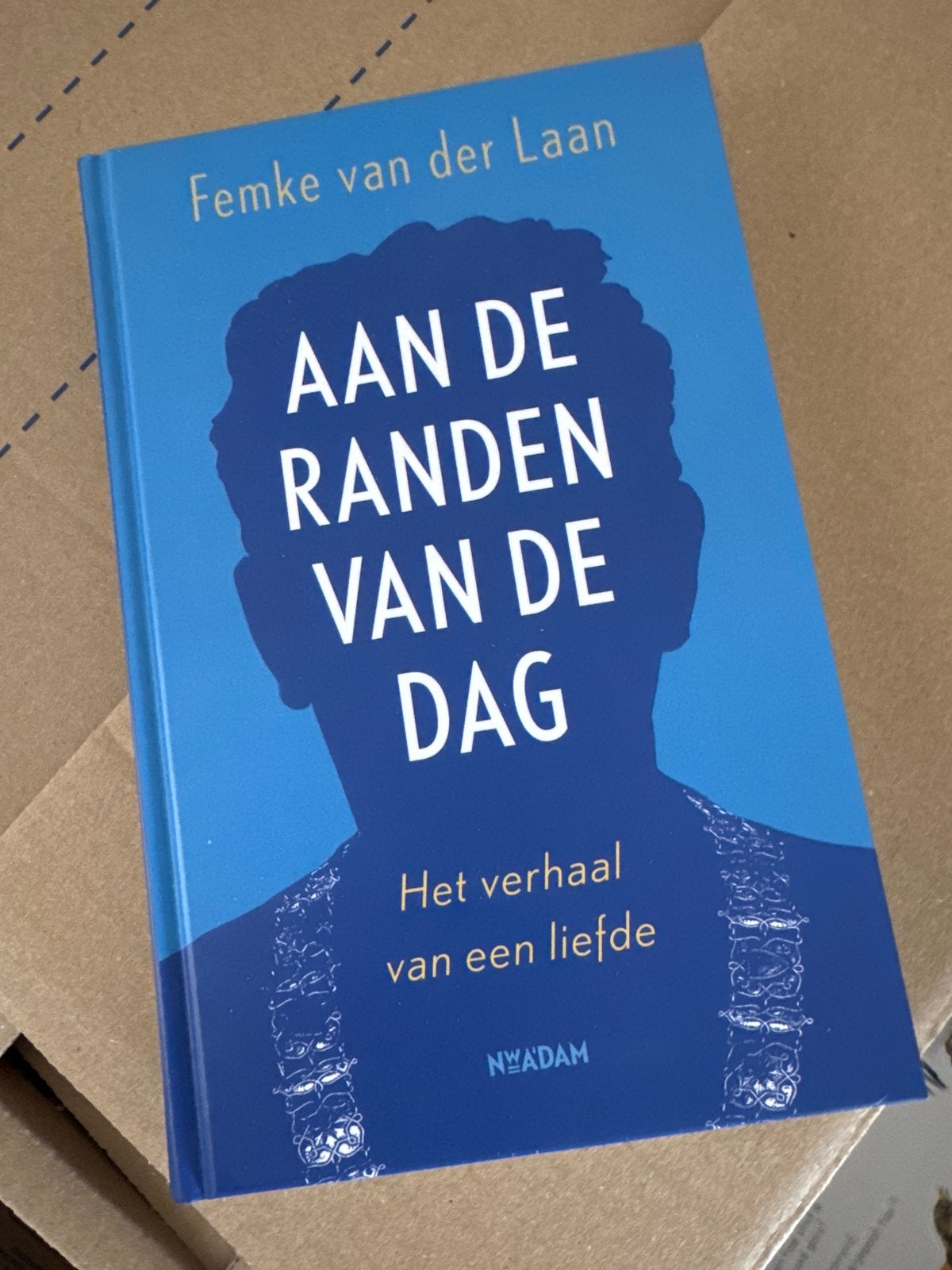 Aan de randen van de dag - Femke van der Laan, Ophalen of Verzenden, Nieuw, Nederland