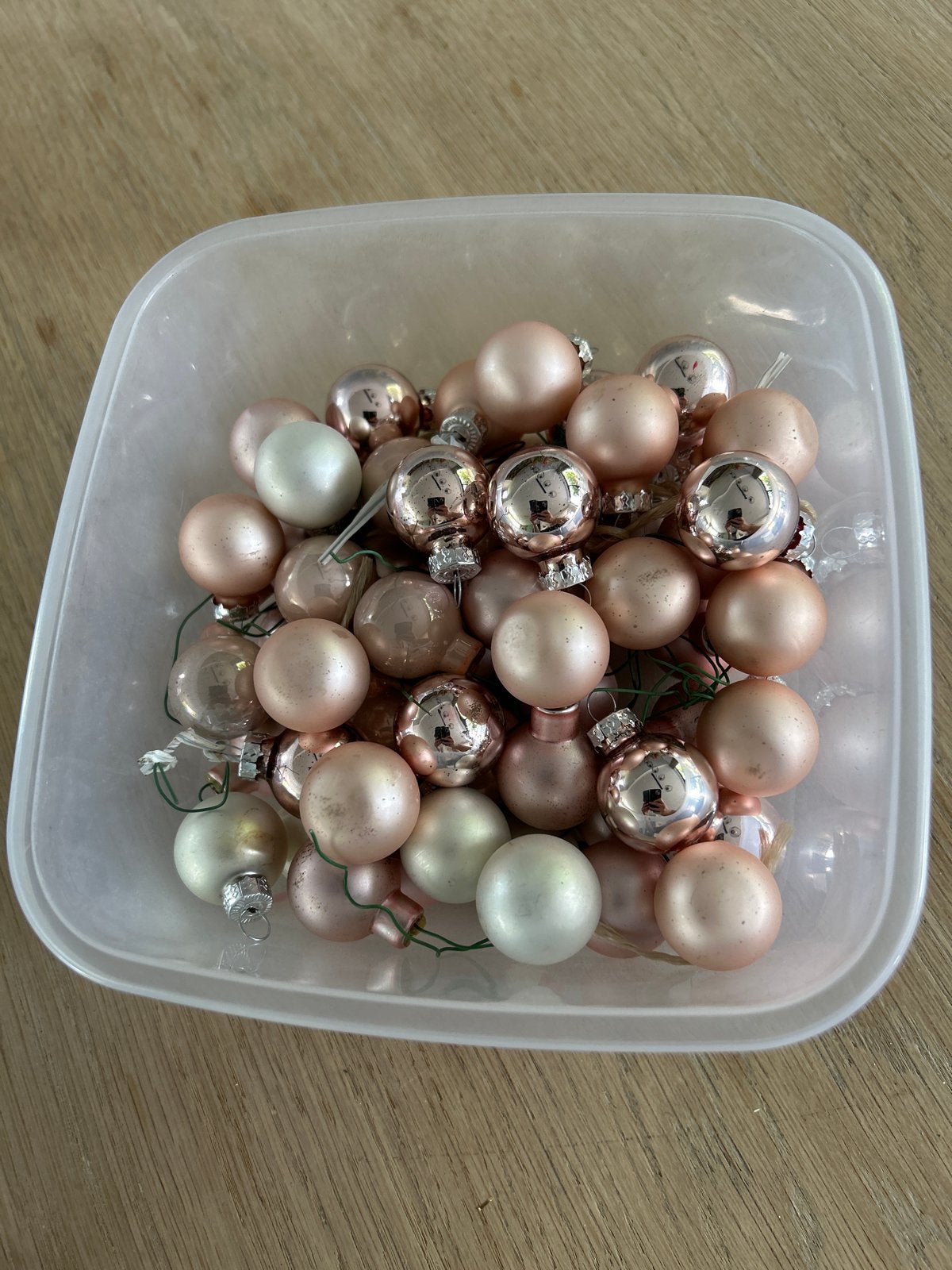 Mini kerstballen, Ophalen