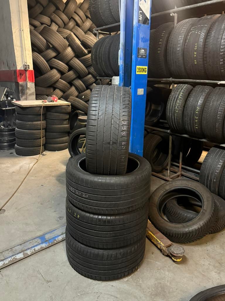 295/40R20 2954020 MICHELIN 5,5mm (inclusief monteren), Ophalen, Gebruikt, 295 mm, Band(en)