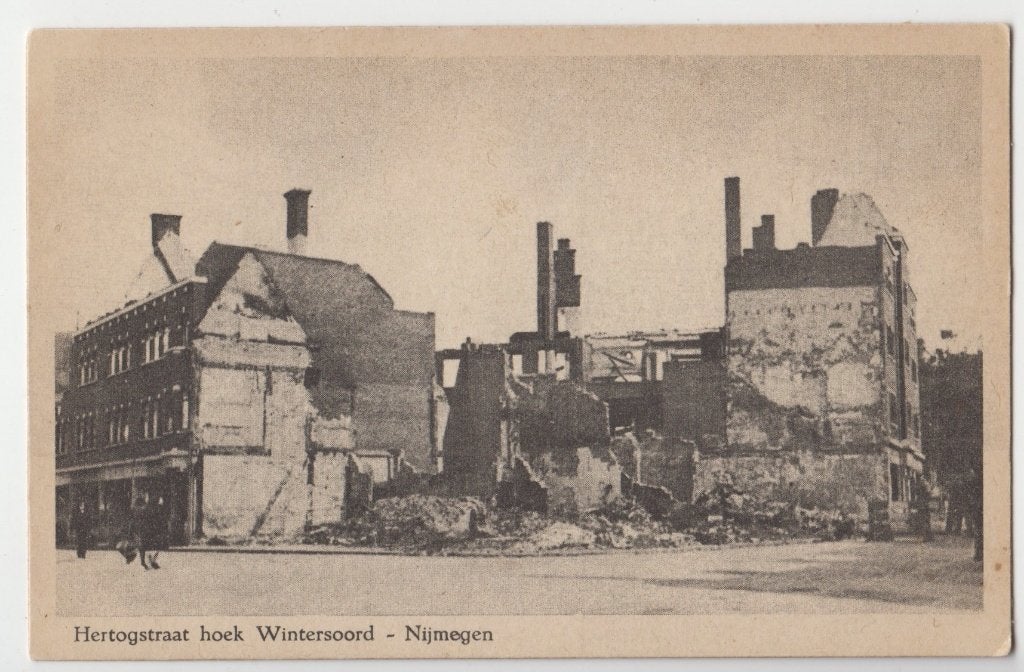116 Nijmegen Hertogstraat hoek Wintersoord Oorlogstijd B3, Verzamelen, Verzenden, 1940 tot 1960, Ongelopen, Gelderland