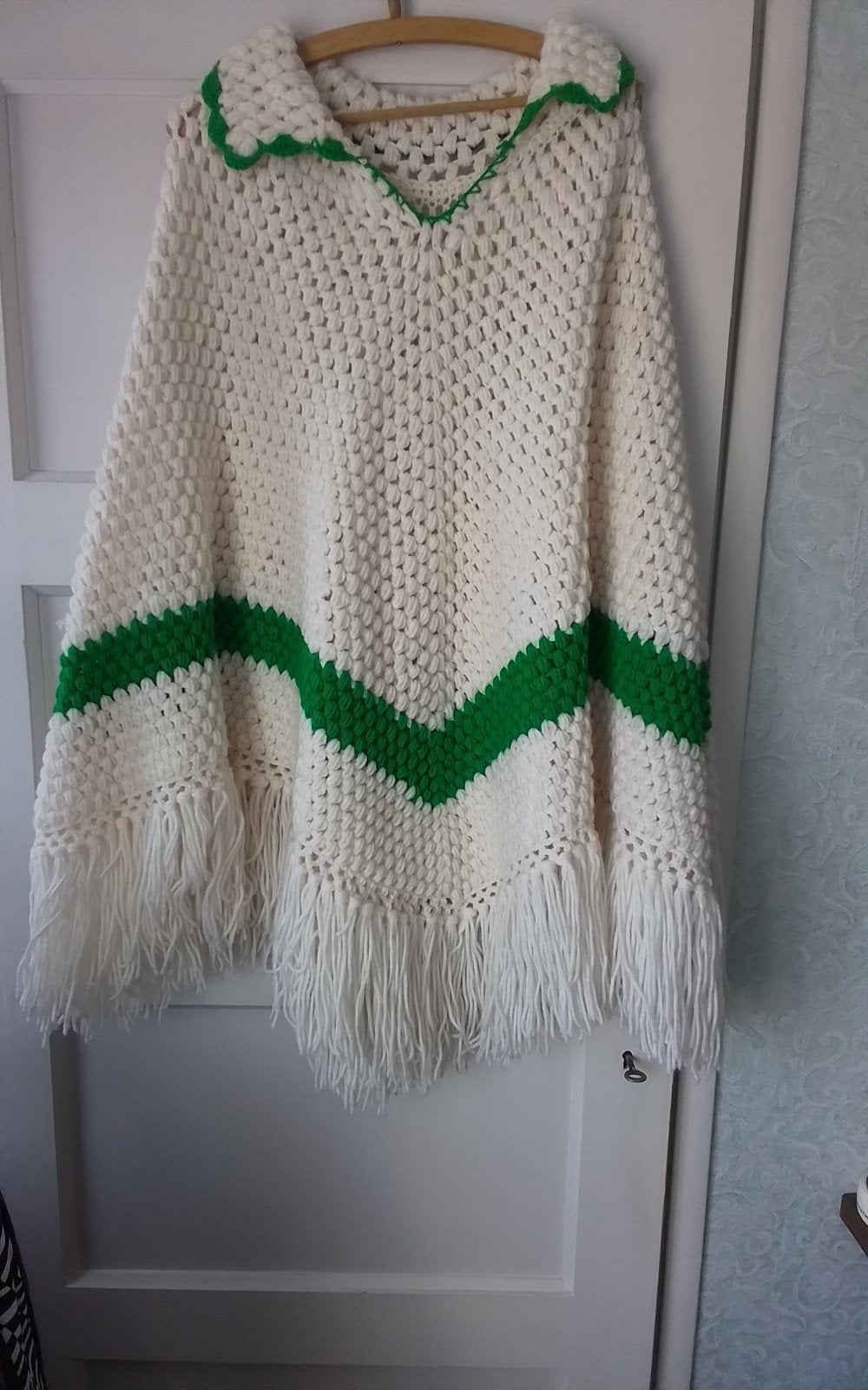 Hand gehaakte poncho, Ophalen