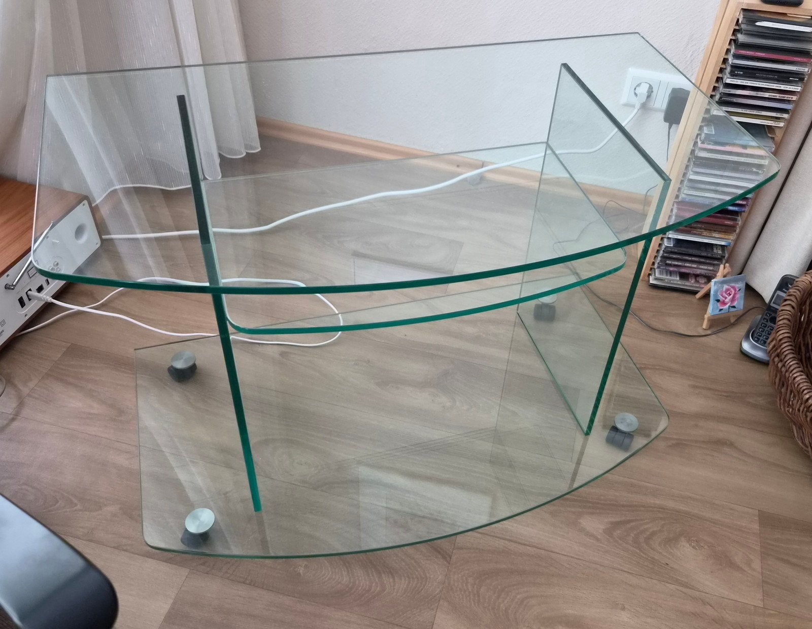 Gratis Glazen TV Meubel (op halen in Breukelen), Ophalen, 50 tot 100 cm, Zo goed als nieuw, Minder dan 100 cm