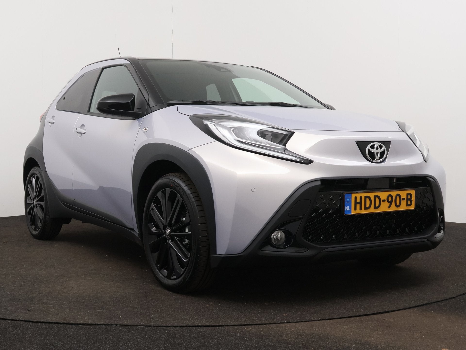 Toyota Aygo X 1.0 VVT-i MT JBL | Parkeersensoren | Navigatie, 12 maanden, Gebruikt, Overige kleuren, 4 stoelen
