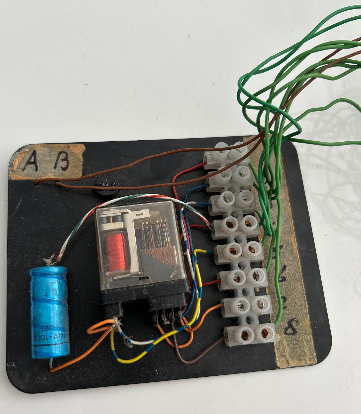 Elektronica testbordje met relais en lampje, Ophalen of Verzenden, Gebruikt, Overige typen
