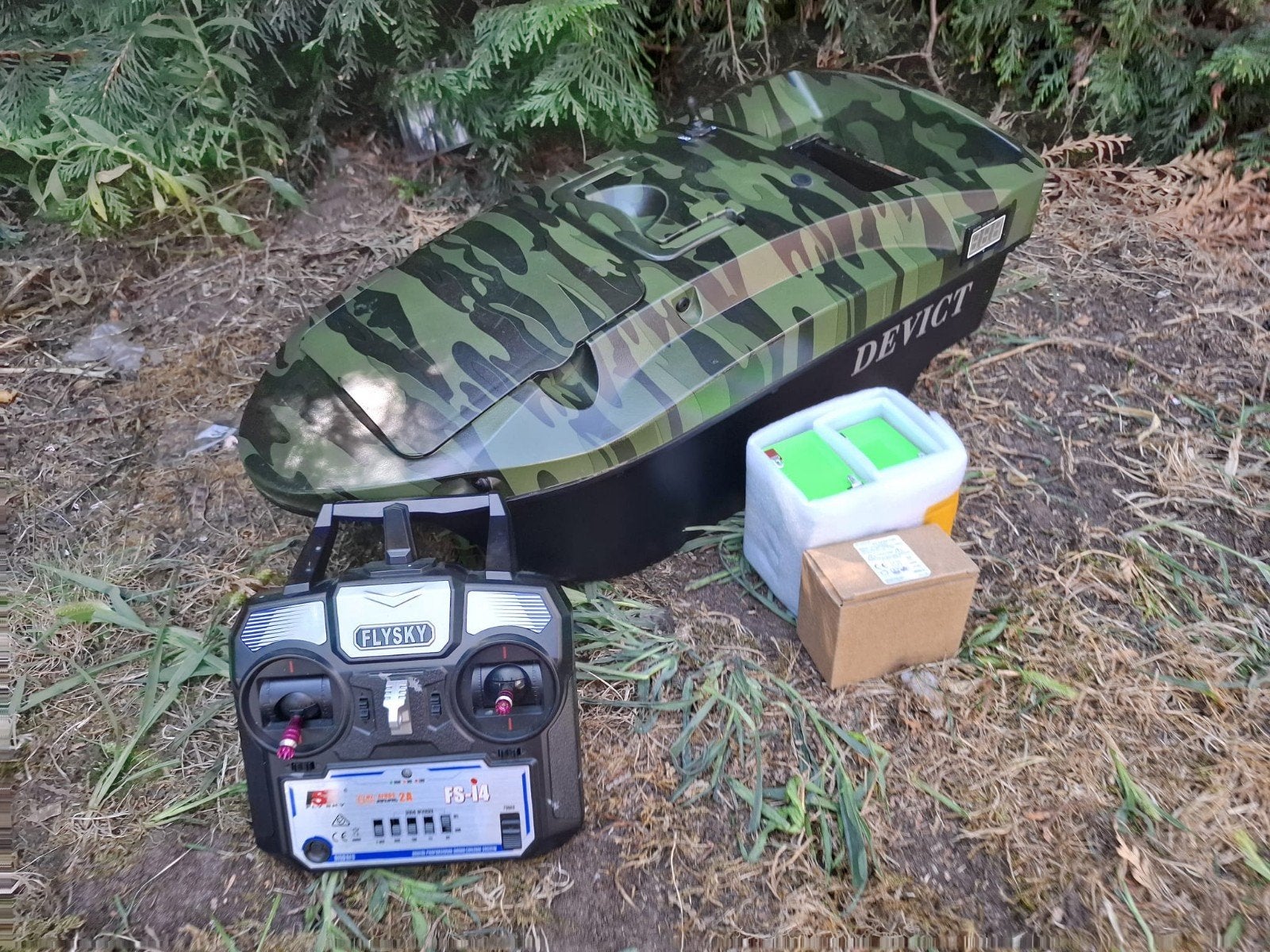 Voerboot Camouflage met Afstandsbediening en Batterijen, Ophalen of Verzenden, Gebruikt